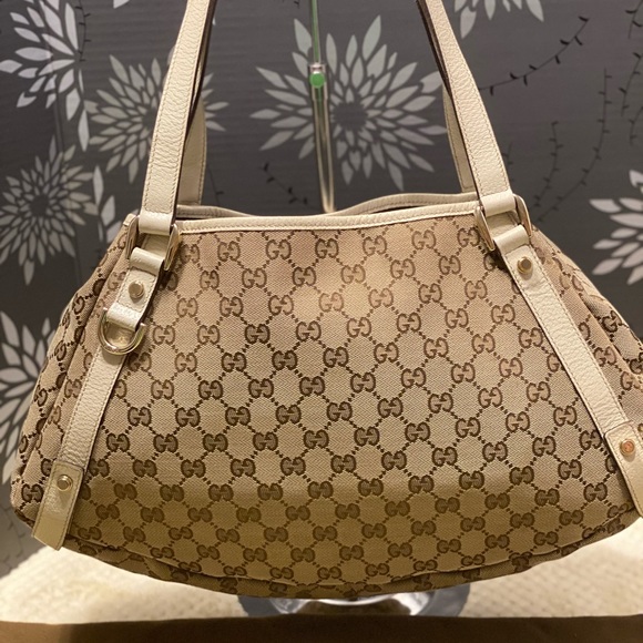 Pre-loved Gucci Abbey canvass - Picture 2 of 14